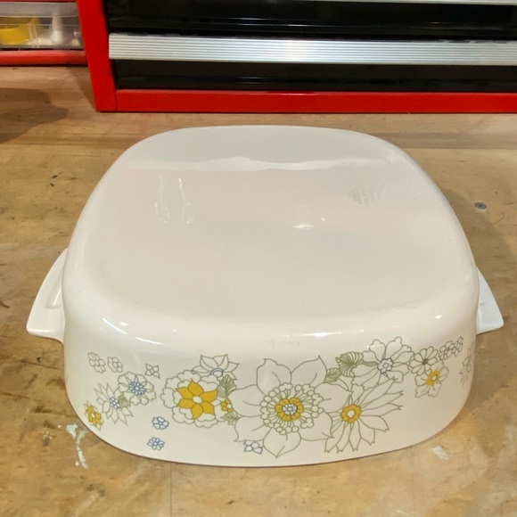 CorningWare Floral Bouquet 2 Quart Casserole with Lid A-2-B - Picture 3 of 6